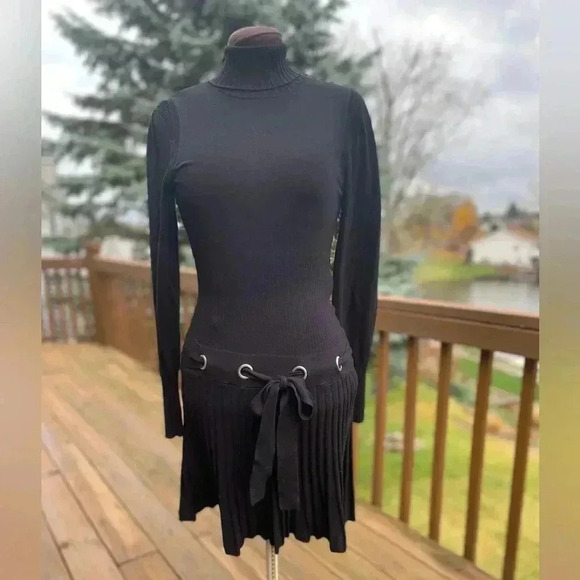 Dresses & Skirts - Venus black knit dress